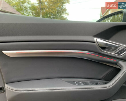 Сірий Ауді Q8 e-tron, об'ємом двигуна 0 л та пробігом 1 тис. км за 65500 $, фото 15 на Automoto.ua