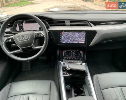 Сірий Ауді Q8 e-tron, об'ємом двигуна 0 л та пробігом 1 тис. км за 65500 $, фото 12 на Automoto.ua