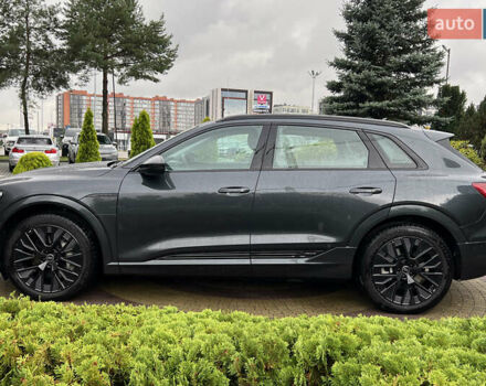 Серый Ауди Q8 e-tron, объемом двигателя 0 л и пробегом 20 тыс. км за 53900 $, фото 3 на Automoto.ua