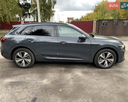 Сірий Ауді Q8 e-tron, об'ємом двигуна 0 л та пробігом 1 тис. км за 65500 $, фото 1 на Automoto.ua