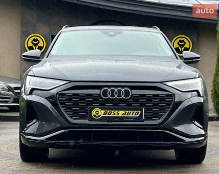 Серый Ауди Q8 e-tron, объемом двигателя 0 л и пробегом 20 тыс. км за 53900 $, фото 1 на Automoto.ua