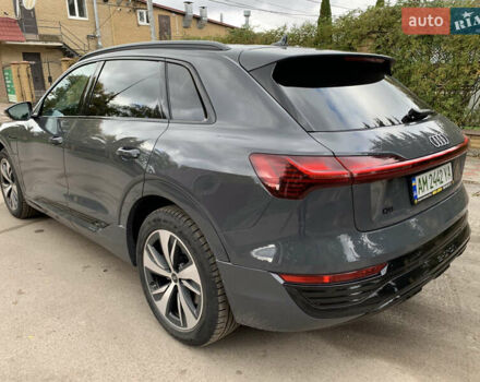 Серый Ауди Q8 e-tron, объемом двигателя 0 л и пробегом 1 тыс. км за 59800 $, фото 5 на Automoto.ua