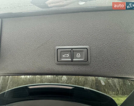 Серый Ауди Q8 e-tron, объемом двигателя 0 л и пробегом 21 тыс. км за 56500 $, фото 28 на Automoto.ua