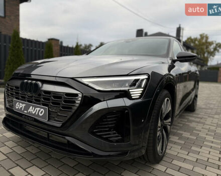 Ауди Q8 e-tron 2024 в Киеве на Automoto.ua Серый Ауди Q8 e-tron, объемом двигателя 0 л и пробегом 8 тыс. км за 62800 $, фото 4 на Automoto.ua