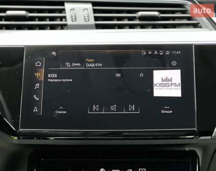 Серый Ауди Q8 e-tron, объемом двигателя 0 л и пробегом 20 тыс. км за 53900 $, фото 13 на Automoto.ua