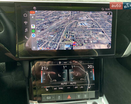 Сірий Ауді Q8 e-tron, об'ємом двигуна 0 л та пробігом 1 тис. км за 65500 $, фото 20 на Automoto.ua