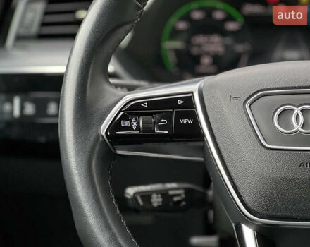 Серый Ауди Q8 e-tron, объемом двигателя 0 л и пробегом 20 тыс. км за 53900 $, фото 10 на Automoto.ua