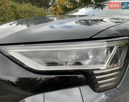 Сірий Ауді Q8 e-tron, об'ємом двигуна 0 л та пробігом 1 тис. км за 65500 $, фото 9 на Automoto.ua