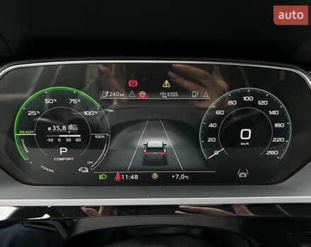 Серый Ауди Q8 e-tron, объемом двигателя 0 л и пробегом 20 тыс. км за 53900 $, фото 16 на Automoto.ua