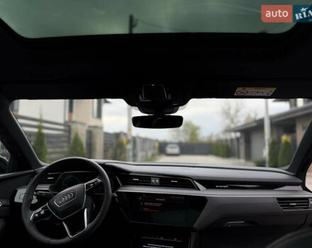 Ауди Q8 e-tron 2024 в Киеве на Automoto.ua Серый Ауди Q8 e-tron, объемом двигателя 0 л и пробегом 8 тыс. км за 62800 $, фото 10 на Automoto.ua