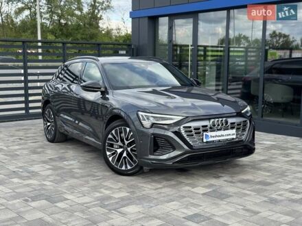 Ауди Q8 e-tron 2023 в Ровно на Automoto.ua Серый Ауди Q8 e-tron, объемом двигателя 0 л и пробегом 22 тыс. км за 59000 $, фото 1 на Automoto.ua