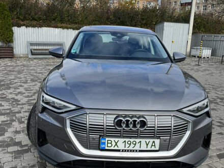 Ауди Q8 e-tron 2023 в Староконстантинов на Automoto.ua Серый Ауди Q8 e-tron, объемом двигателя 0 л и пробегом 25 тыс. км за 38200 $, фото 1 на Automoto.ua