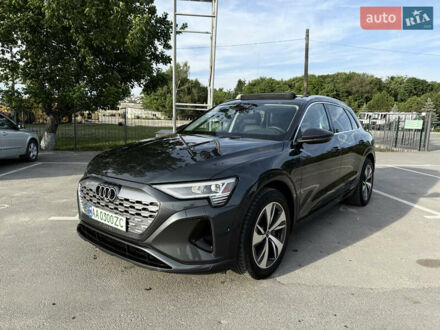 Сірий Ауді Q8 e-tron, об'ємом двигуна 0 л та пробігом 25 тис. км за 54500 $, фото 1 на Automoto.ua