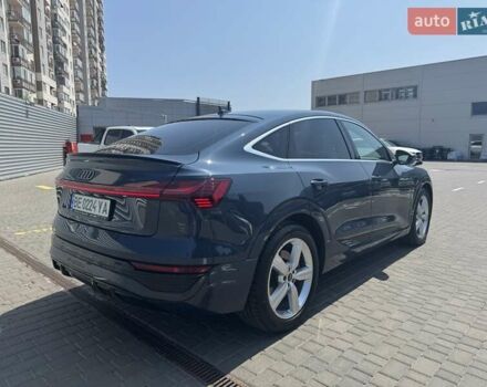 Синий Ауди Q8 e-tron, объемом двигателя 0 л и пробегом 64 тыс. км за 48000 $, фото 4 на Automoto.ua