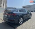 Синий Ауди Q8 e-tron, объемом двигателя 0 л и пробегом 64 тыс. км за 48000 $, фото 4 на Automoto.ua