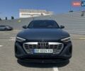 Синий Ауди Q8 e-tron, объемом двигателя 0 л и пробегом 64 тыс. км за 48000 $, фото 1 на Automoto.ua