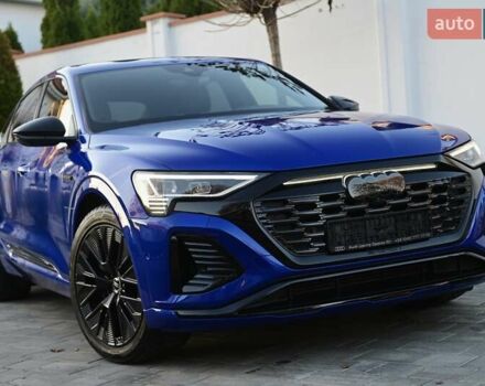 Синий Ауди Q8 e-tron, объемом двигателя 0 л и пробегом 39 тыс. км за 69999 $, фото 2 на Automoto.ua