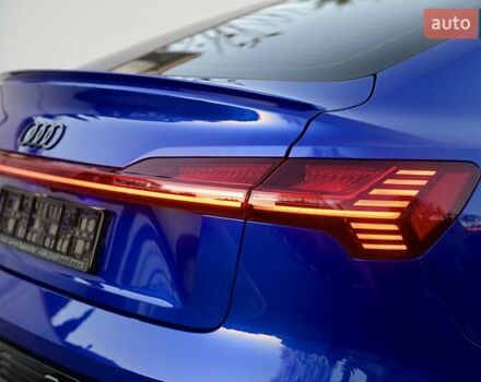Синий Ауди Q8 e-tron, объемом двигателя 0 л и пробегом 39 тыс. км за 69999 $, фото 35 на Automoto.ua