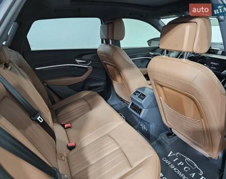Синий Ауди Q8 e-tron, объемом двигателя 0 л и пробегом 5 тыс. км за 48500 $, фото 14 на Automoto.ua