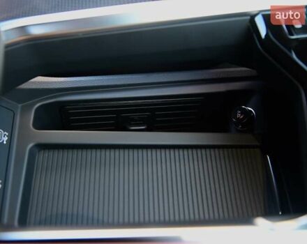 Синий Ауди Q8 e-tron, объемом двигателя 0 л и пробегом 39 тыс. км за 69999 $, фото 65 на Automoto.ua