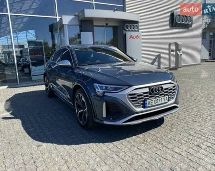 Синий Ауди Q8 e-tron, объемом двигателя 0 л и пробегом 18 тыс. км за 67000 $, фото 6 на Automoto.ua