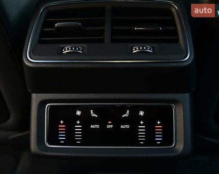 Синий Ауди Q8 e-tron, объемом двигателя 0 л и пробегом 39 тыс. км за 69999 $, фото 71 на Automoto.ua