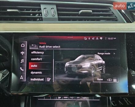 Синий Ауди Q8 e-tron, объемом двигателя 0 л и пробегом 5 тыс. км за 48500 $, фото 35 на Automoto.ua