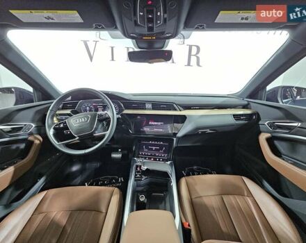 Синий Ауди Q8 e-tron, объемом двигателя 0 л и пробегом 5 тыс. км за 48500 $, фото 17 на Automoto.ua