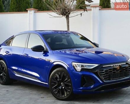 Синий Ауди Q8 e-tron, объемом двигателя 0 л и пробегом 39 тыс. км за 69999 $, фото 3 на Automoto.ua