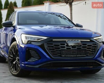 Синий Ауди Q8 e-tron, объемом двигателя 0 л и пробегом 39 тыс. км за 69999 $, фото 7 на Automoto.ua