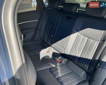 Синий Ауди Q8 e-tron, объемом двигателя 0 л и пробегом 18 тыс. км за 67000 $, фото 24 на Automoto.ua