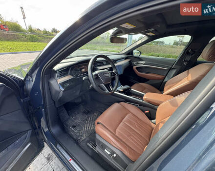 Ауди Q8 e-tron 2023 в Львове на Automoto.ua Синий Ауди Q8 e-tron, объемом двигателя 0 л и пробегом 13 тыс. км за 58000 $, фото 21 на Automoto.ua