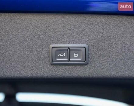 Синий Ауди Q8 e-tron, объемом двигателя 0 л и пробегом 39 тыс. км за 69999 $, фото 76 на Automoto.ua