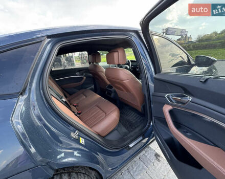 Ауди Q8 e-tron 2023 в Львове на Automoto.ua Синий Ауди Q8 e-tron, объемом двигателя 0 л и пробегом 13 тыс. км за 58000 $, фото 18 на Automoto.ua