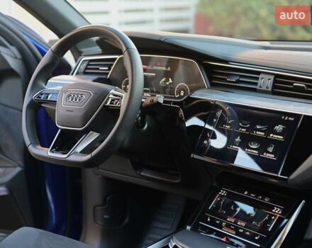 Синий Ауди Q8 e-tron, объемом двигателя 0 л и пробегом 39 тыс. км за 69999 $, фото 67 на Automoto.ua