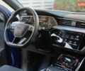 Синий Ауди Q8 e-tron, объемом двигателя 0 л и пробегом 39 тыс. км за 69999 $, фото 67 на Automoto.ua