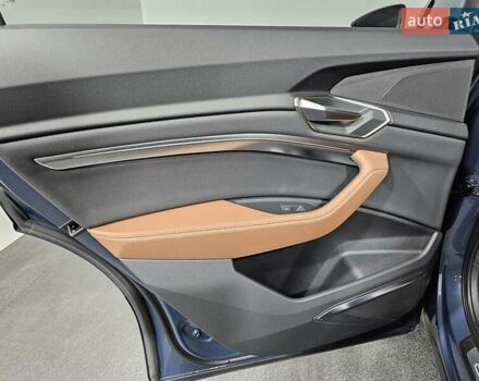 Синий Ауди Q8 e-tron, объемом двигателя 0 л и пробегом 5 тыс. км за 48500 $, фото 13 на Automoto.ua