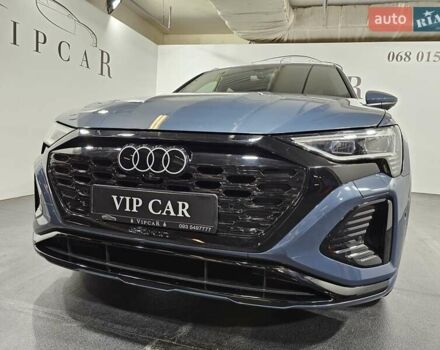 Синий Ауди Q8 e-tron, объемом двигателя 0 л и пробегом 5 тыс. км за 48500 $, фото 4 на Automoto.ua