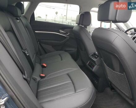 Ауди Q8 e-tron 2024 в Львове на Automoto.ua Синий Ауди Q8 e-tron, объемом двигателя 0 л и пробегом 2 тыс. км за 18000 $, фото 10 на Automoto.ua