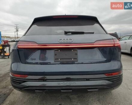 Синий Ауди Q8 e-tron, объемом двигателя 0 л и пробегом 1 тыс. км за 30000 $, фото 2 на Automoto.ua