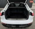 Білий Ауді Q8 Sportback e-tron, об'ємом двигуна 0 л та пробігом 45 тис. км за 57900 $, фото 34 на Automoto.ua