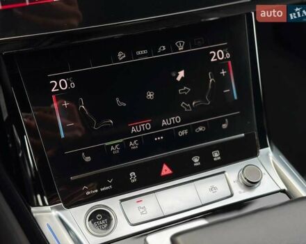 Білий Ауді Q8 Sportback e-tron, об'ємом двигуна 0 л та пробігом 45 тис. км за 57900 $, фото 25 на Automoto.ua