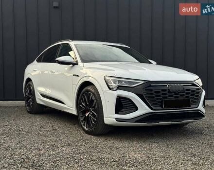 Білий Ауді Q8 Sportback e-tron, об'ємом двигуна 0 л та пробігом 45 тис. км за 57900 $, фото 1 на Automoto.ua