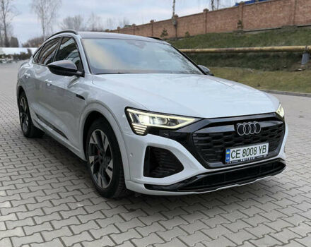 Белый Ауди Q8 Sportback e-tron, объемом двигателя 0 л и пробегом 61 тыс. км за 61000 $, фото 18 на Automoto.ua