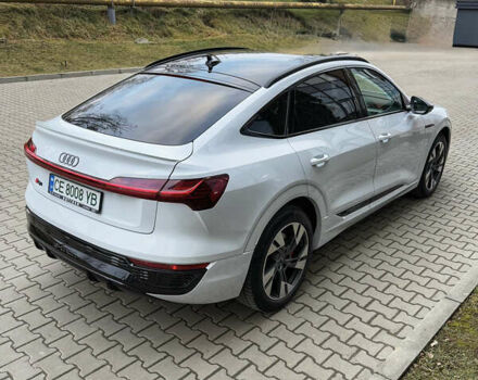Белый Ауди Q8 Sportback e-tron, объемом двигателя 0 л и пробегом 61 тыс. км за 61000 $, фото 6 на Automoto.ua