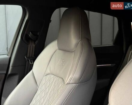 Білий Ауді Q8 Sportback e-tron, об'ємом двигуна 0 л та пробігом 45 тис. км за 57900 $, фото 30 на Automoto.ua