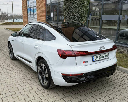 Белый Ауди Q8 Sportback e-tron, объемом двигателя 0 л и пробегом 61 тыс. км за 61000 $, фото 4 на Automoto.ua