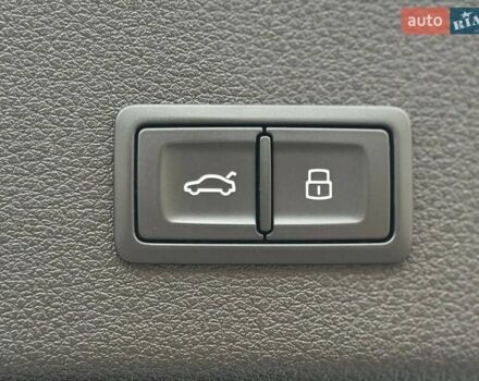 Білий Ауді Q8 Sportback e-tron, об'ємом двигуна 0 л та пробігом 45 тис. км за 57900 $, фото 36 на Automoto.ua