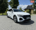 Белый Ауди Q8 Sportback e-tron, объемом двигателя 0 л и пробегом 7 тыс. км за 52000 $, фото 1 на Automoto.ua