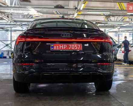 Черный Ауди Q8 Sportback e-tron, объемом двигателя 0 л и пробегом 24 тыс. км за 69800 $, фото 6 на Automoto.ua
